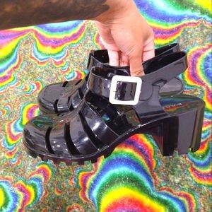 Patent leather jelly shoes